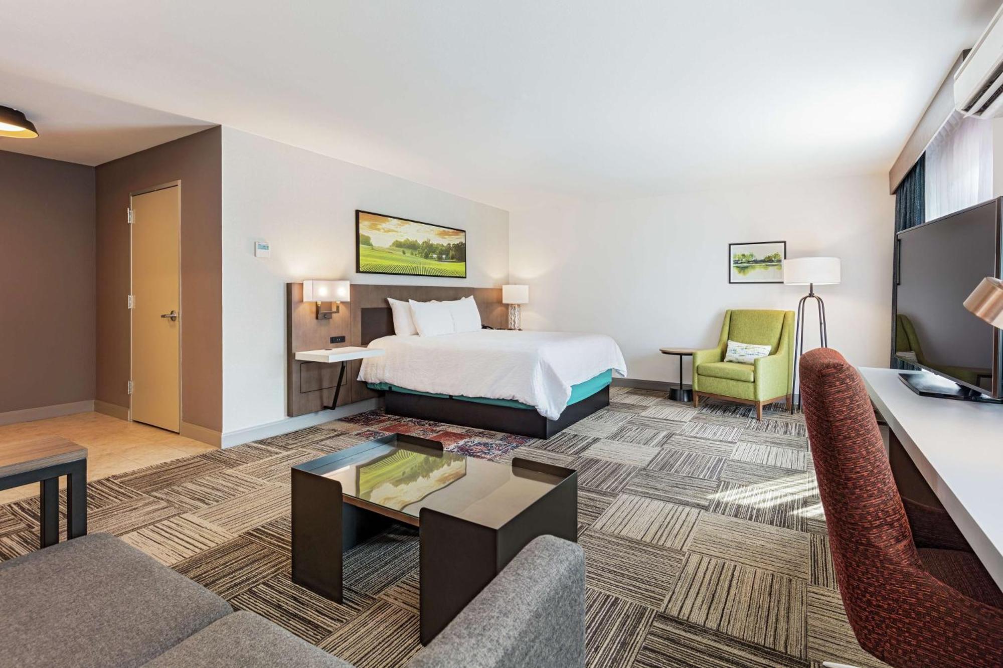 Hilton Garden Inn Davis Downtown Екстериор снимка