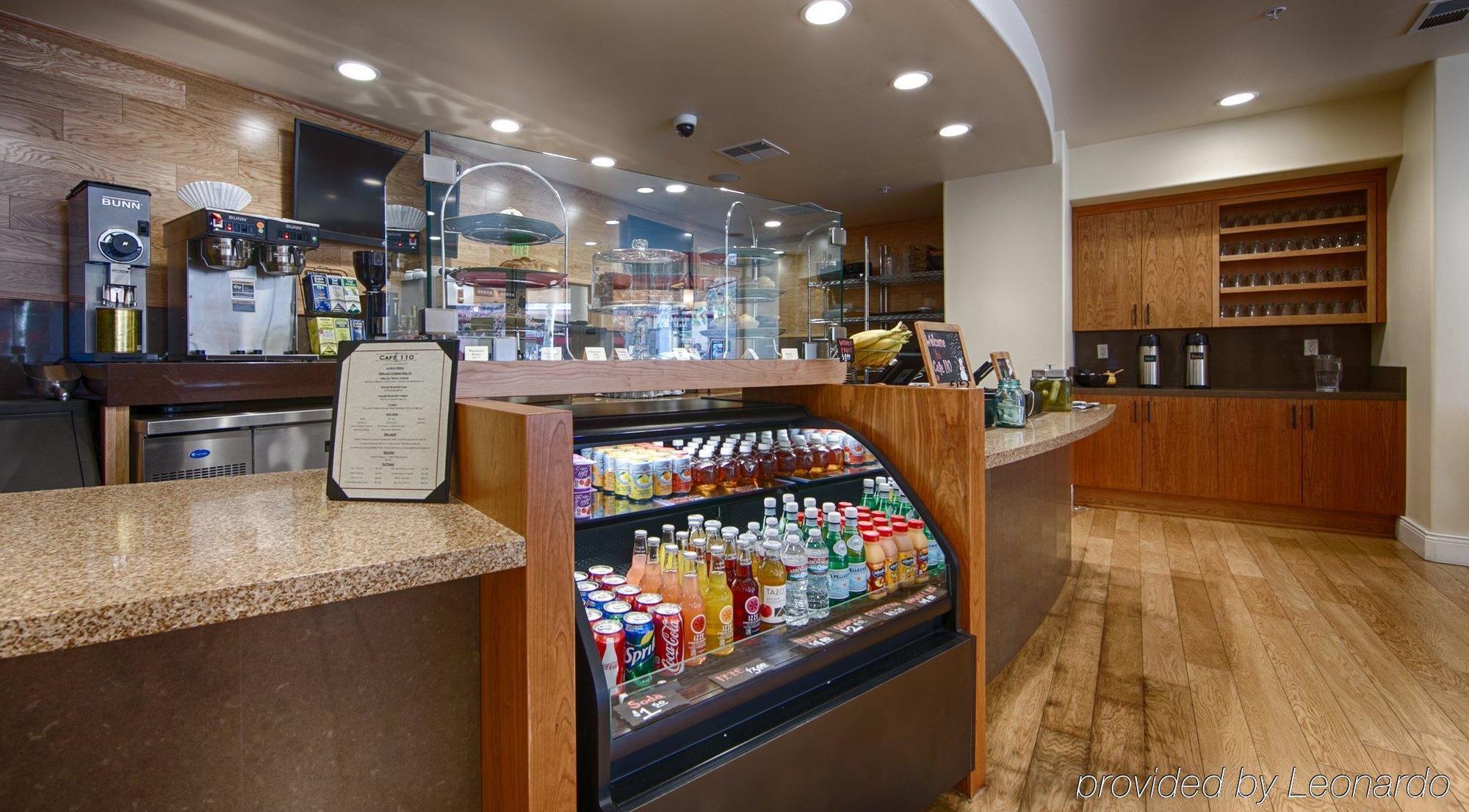 Hilton Garden Inn Davis Downtown Екстериор снимка