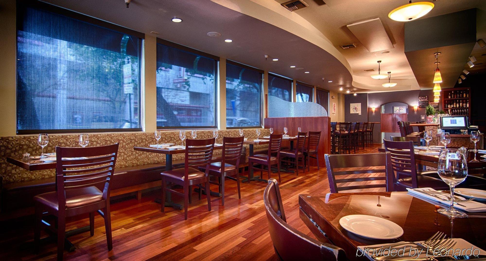 Hilton Garden Inn Davis Downtown Екстериор снимка