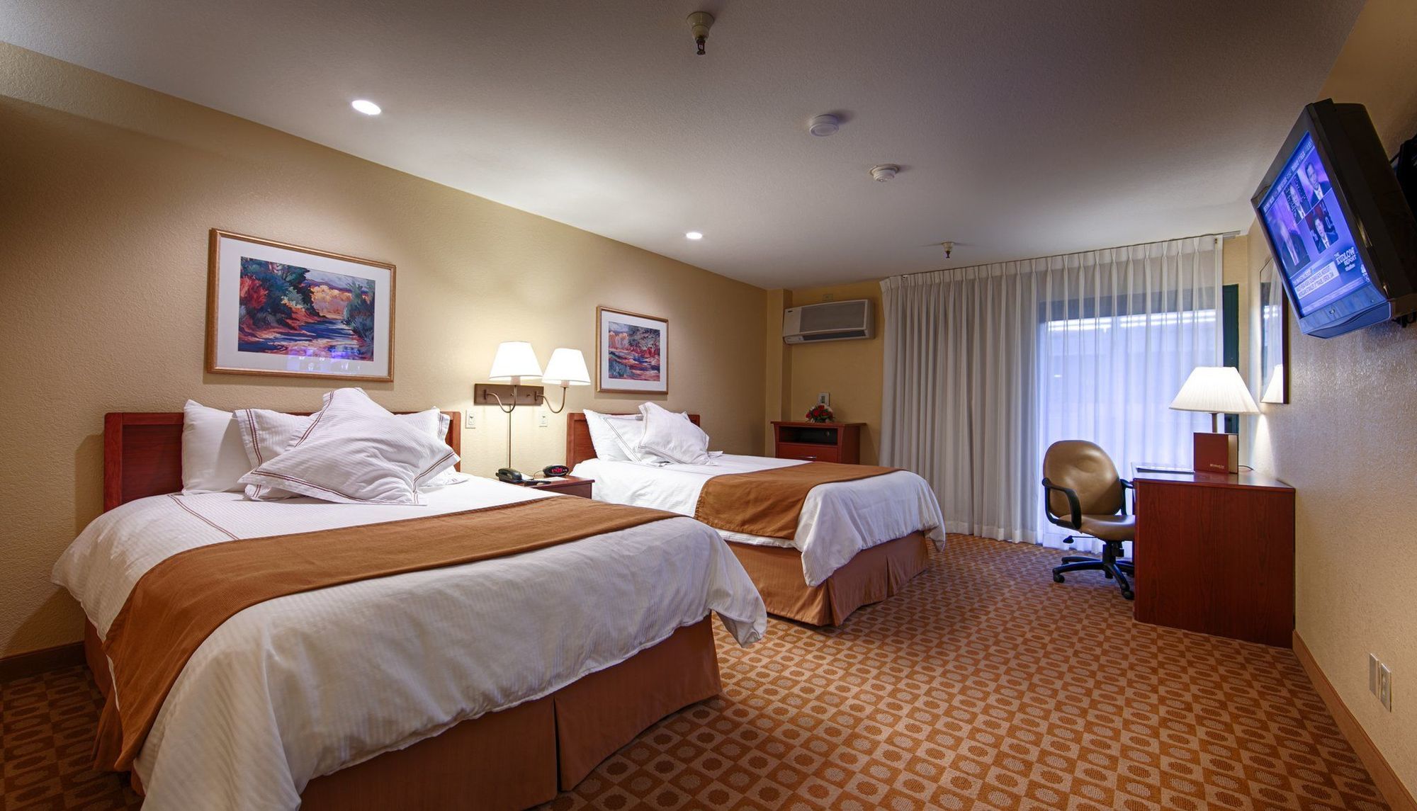 Hilton Garden Inn Davis Downtown Екстериор снимка